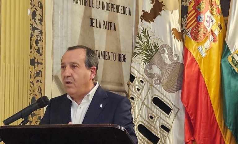 Ruiz Espejo reclama un impulso a la participación y a los proyectos pendientes en Antequera