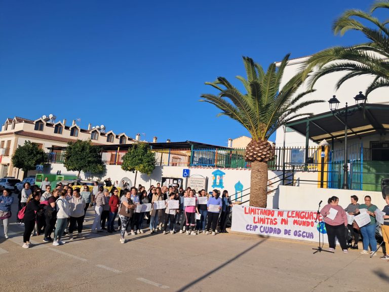 Protestas frente al centro educativo en VV de la Concepción