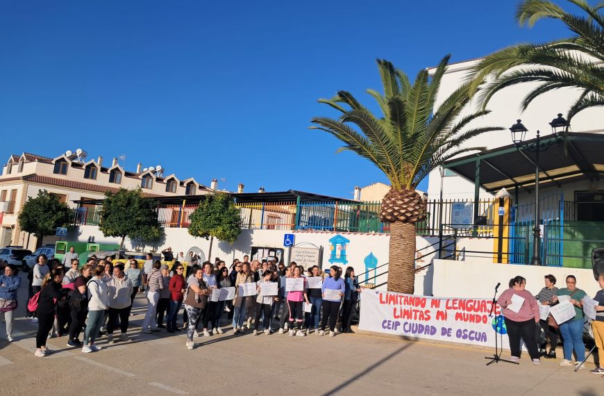 Protestas frente al centro educativo en VV de la Concepción