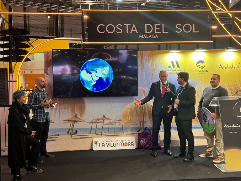 Un momento de la presentación de Cuevas Bajas en Fitur.