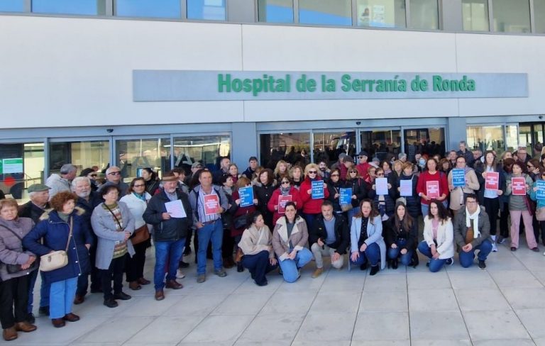 Concentración Cuevas del Becerro en Hospital de la Serranía de Ronda.