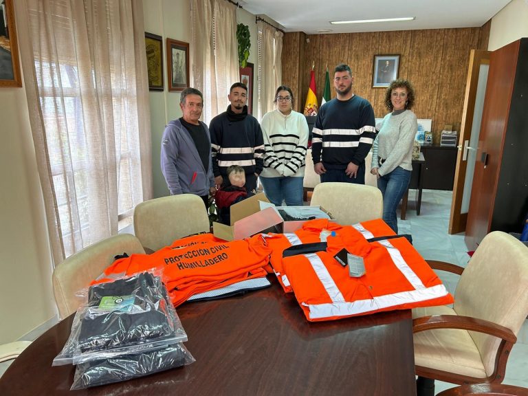 Entrega de los uniformes en Humilladero.