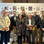 Foto de familia de los participantes.