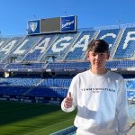 La joven promesa posa en La Rosaleda.