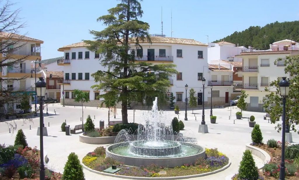 Plaza Ayuntamiento Villanueva del Trabuco.