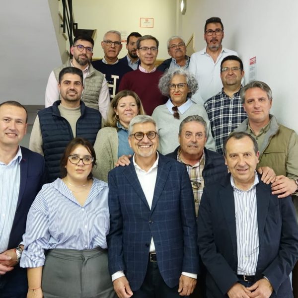Representantes socialistas de la comarca de Antequera junto a Josele Aguilar.