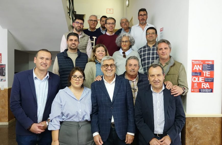 Representantes socialistas de la comarca de Antequera junto a Josele Aguilar.