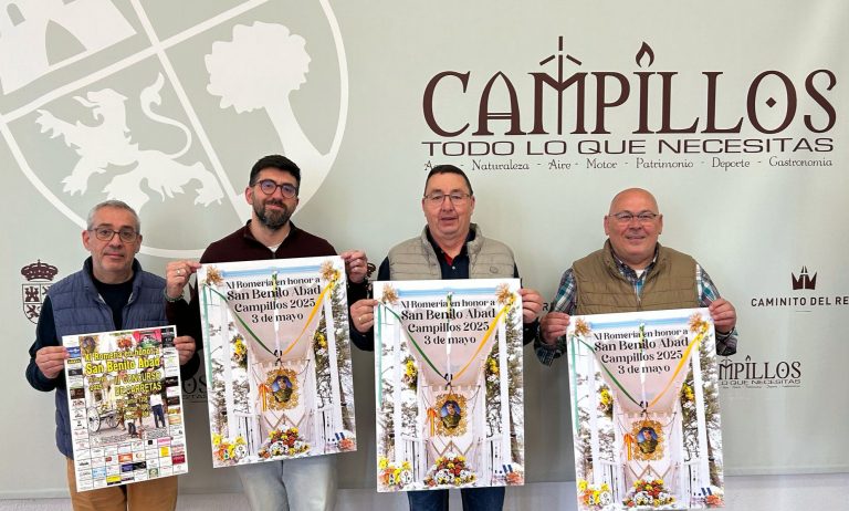 Momento de la presentación del cartel en Archidona.