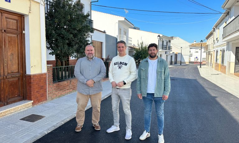 Finalizada la reforma integral de la Calle Sacromonte en Mollina