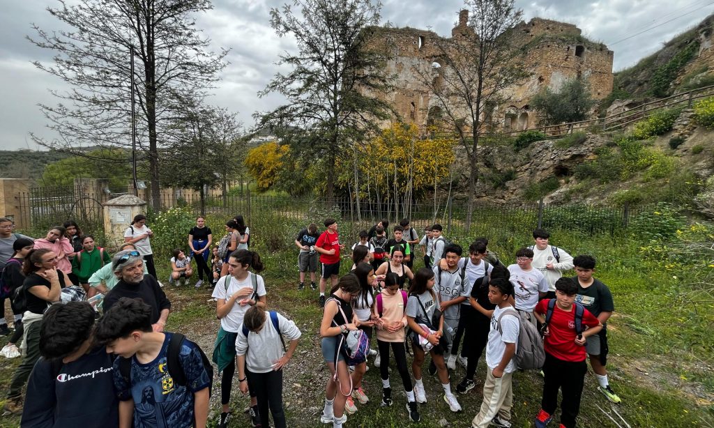 Jóvenes de Algaidas en pleno camino