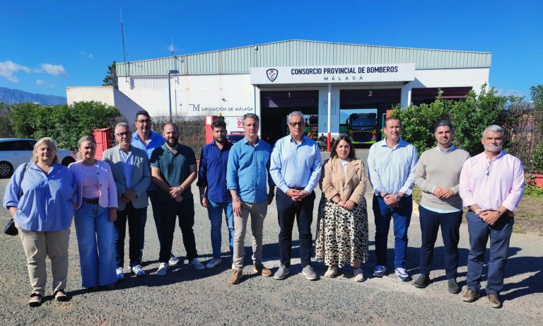 Alcaldes y alcaldesas reclaman a la Diputación el mantenimiento del actual retén de bomberos de Antequera