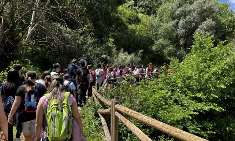 Villanueva de Algaidas vivió el lunes una jornada muy especial, llena de memoria, juventud y camino compartido