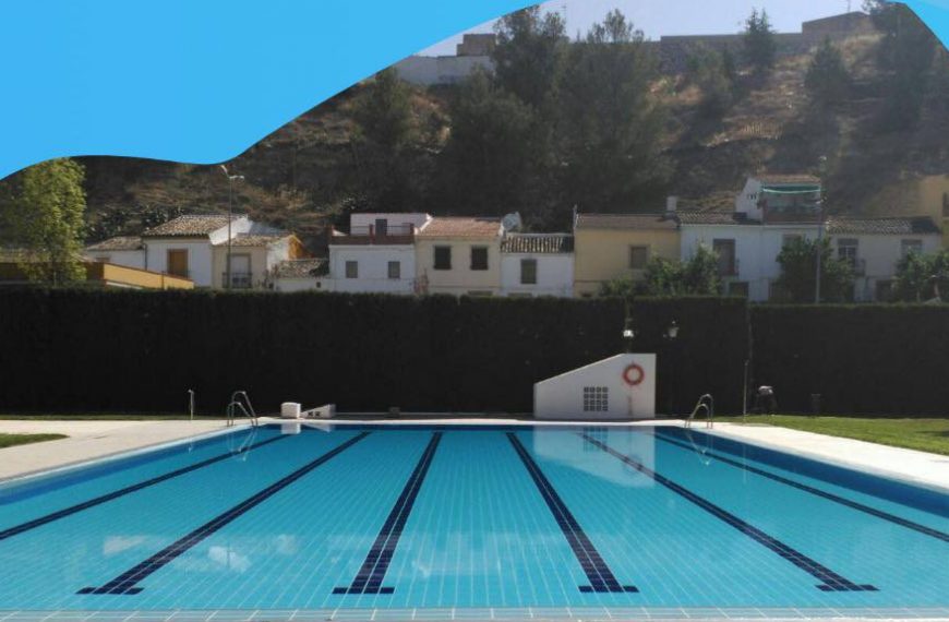 Cuevas Bajas inauguró la temporada de verano con la apertura de su Piscina Municipal
