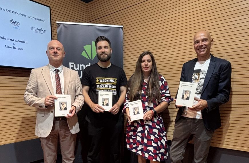 Aitor Bergara recibe el II Premio de Novela Antinoo por la Diversidad