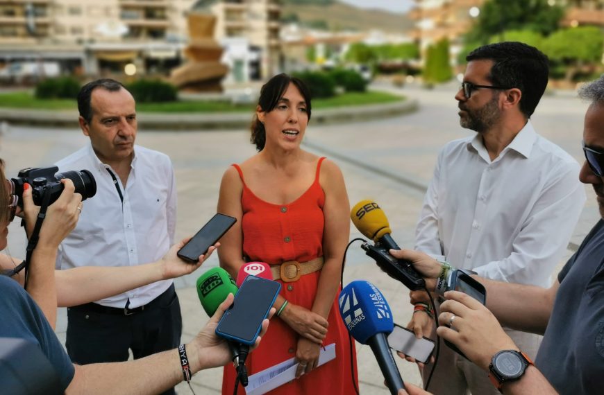 El PSOE de Antequera impulsa dos mociones para modernizar el turismo local y alza la voz por la paz en Gaza