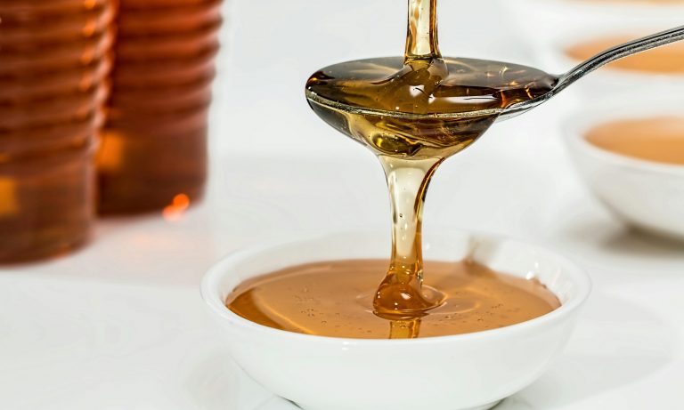 Un viaje al corazón de la colmena: apicultura y sabores naturales en Cuevas Bajas