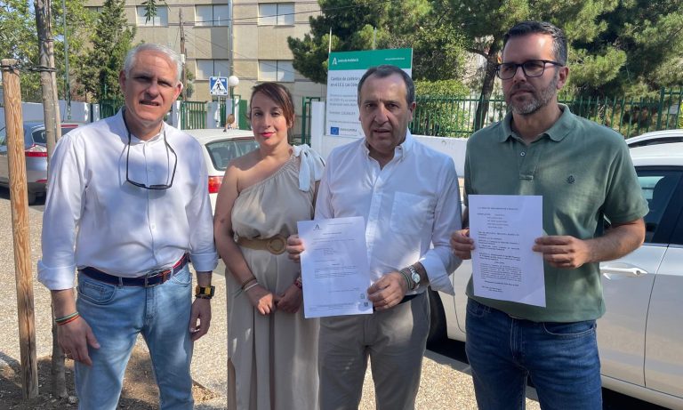 Ruiz Espejo critica la respuesta “insuficiente” de la Junta sobre el futuro del IES Los Colegiales