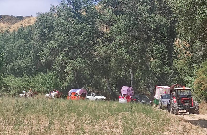 Cuevas Bajas clausura su Semana Cultural con una emotiva romería