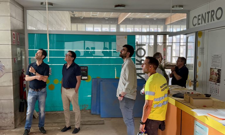 Campillos adjudica la reforma de la piscina cubierta municipal