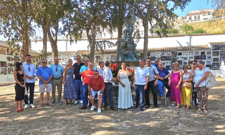 El PSOE de Antequera rinde homenaje a las víctimas de la Guerra Civil en el aniversario de la represión franquista
