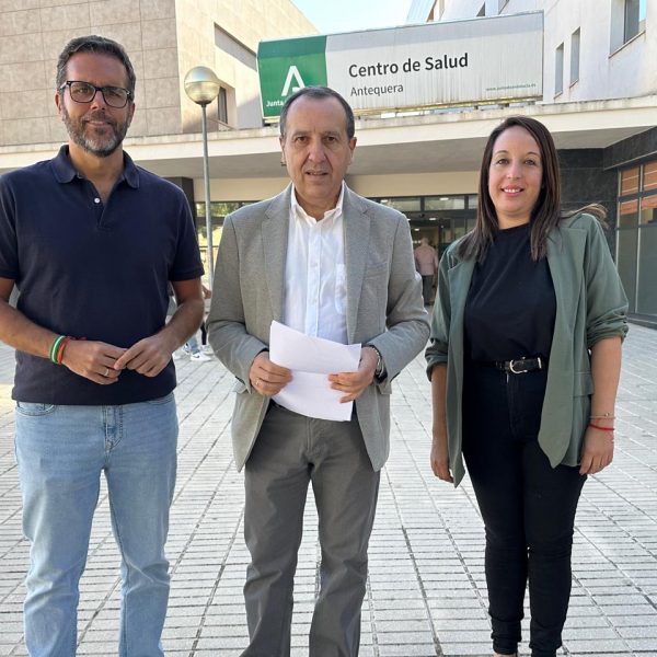 Ruiz Espejo (PSOE): «La Junta debe aumentar la inversión en sanidad y frenar las derivaciones a la privada».