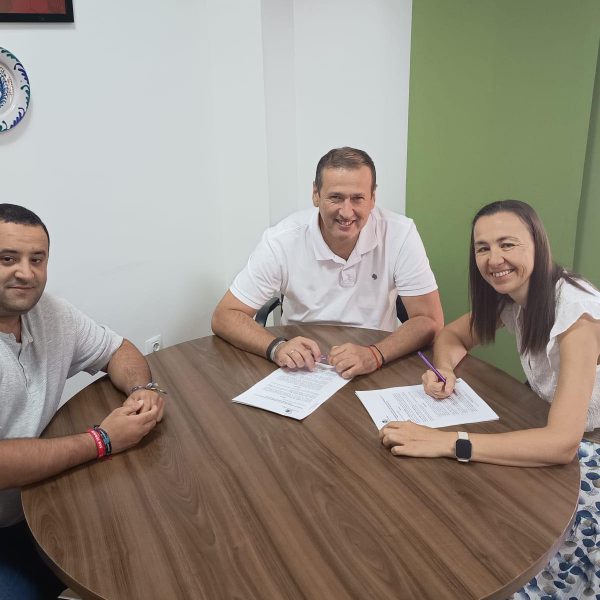 Cuevas Bajas refuerza su apuesta por la educación infantil con un convenio de 9.000 euros