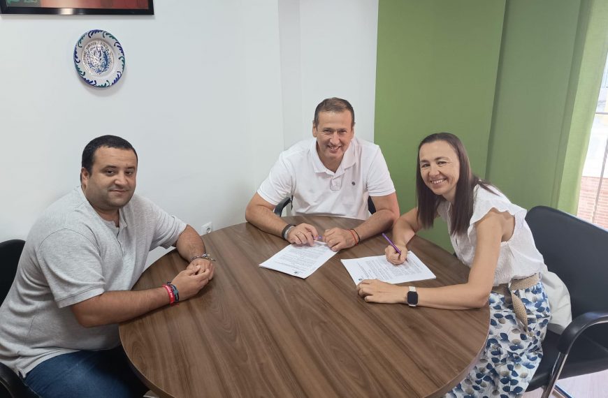 Cuevas Bajas refuerza su apuesta por la educación infantil con un convenio de 9.000 euros