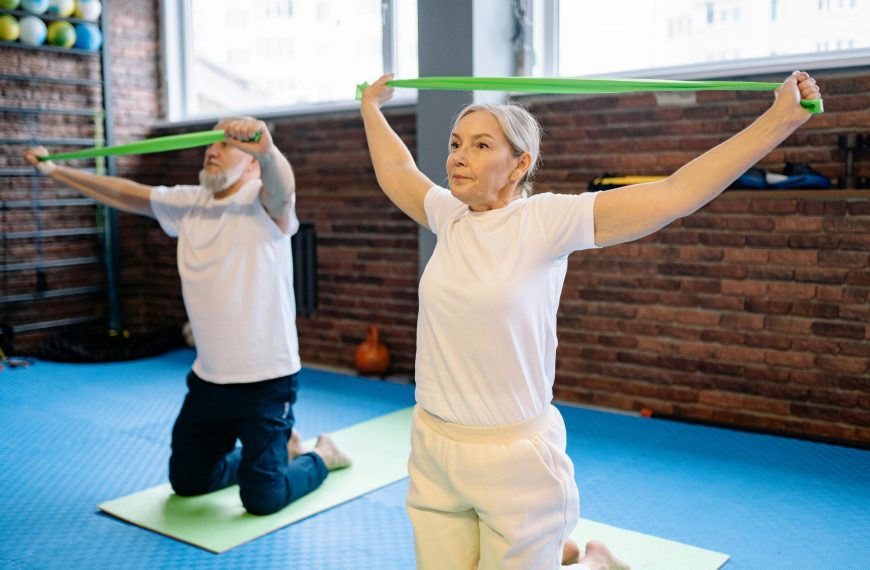 Una semana de cine, formación y juegos para homenajear a sus mayores en Cuevas Bajas