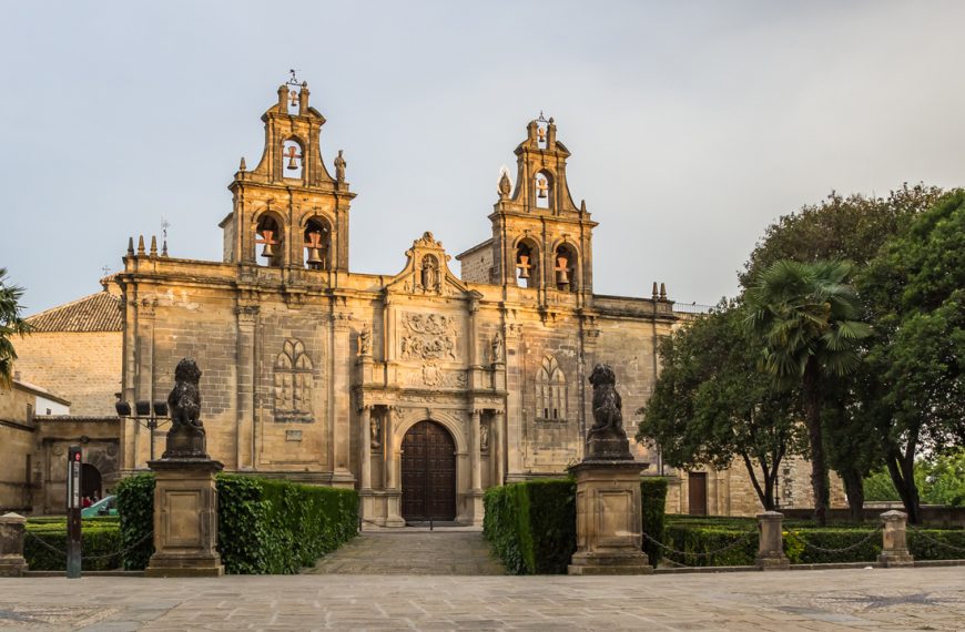 Cuevas Bajas celebra la Semana del Mayor con un viaje a Úbeda y Baeza