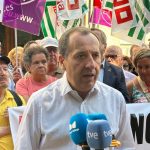 El PSOE exige al Gobierno de Juanma Moreno más atención a las personas mayores dependientes