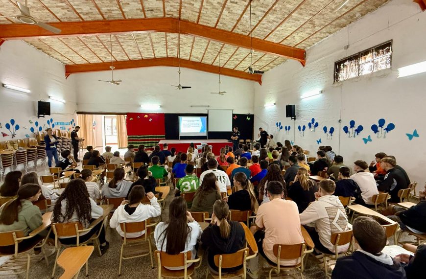 La Policía Local imparte un curso sobre el uso de vehículos de movilidad personal en el colegio La Milagrosa