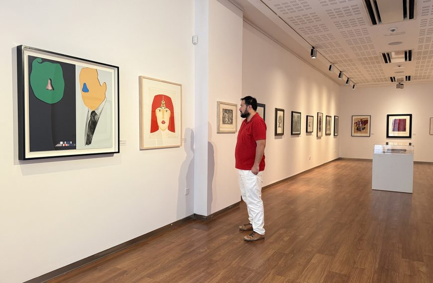 La exposición de maestros del grabado contemporáneo de la colección de arte de Fundación Unicaja recala en Antequera
