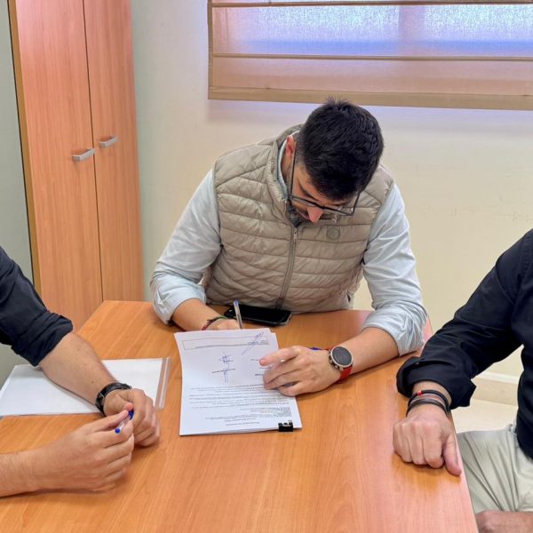 Campillos da inicio a las obras de reforma de la piscina cubierta municipal con una inversión superior al millón de euros