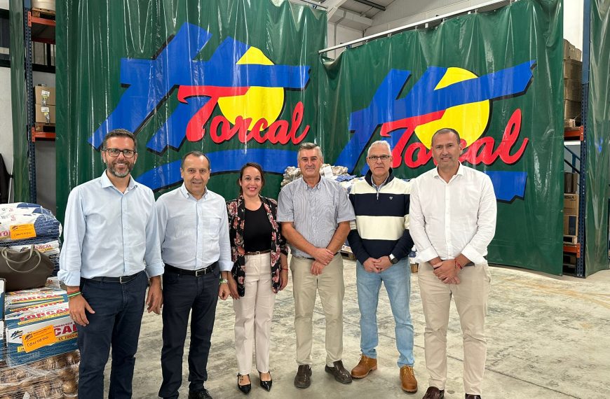 El Grupo Socialista de Antequera visita Horticultores El Torcal y destaca el papel de las cooperativas en el desarrollo sostenible del municipio