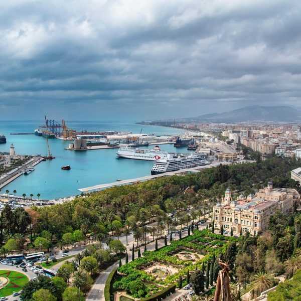 La diversidad laboral impulsa el empleo en Málaga: casi 124.000 personas extranjeras cotizan a la Seguridad Social