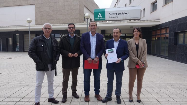 El PSOE de Antequera denuncia el deterioro de la sanidad pública andaluza y exige refuerzos urgentes para la comarca