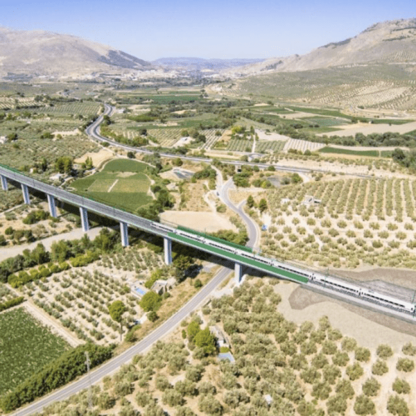 El Gobierno licita por 13,4 millones la electrificación de 46 kilómetros de la línea de alta velocidad Antequera-Granada