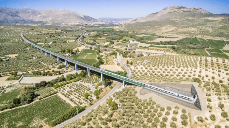 El Gobierno licita por 13,4 millones la electrificación de 46 kilómetros de la línea de alta velocidad Antequera-Granada