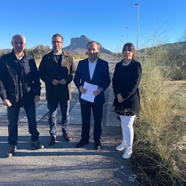 Ruíz Espejo condena el último asesinato machista y exige un plan urgente de mantenimiento para el Parque Empresarial de Antequera
