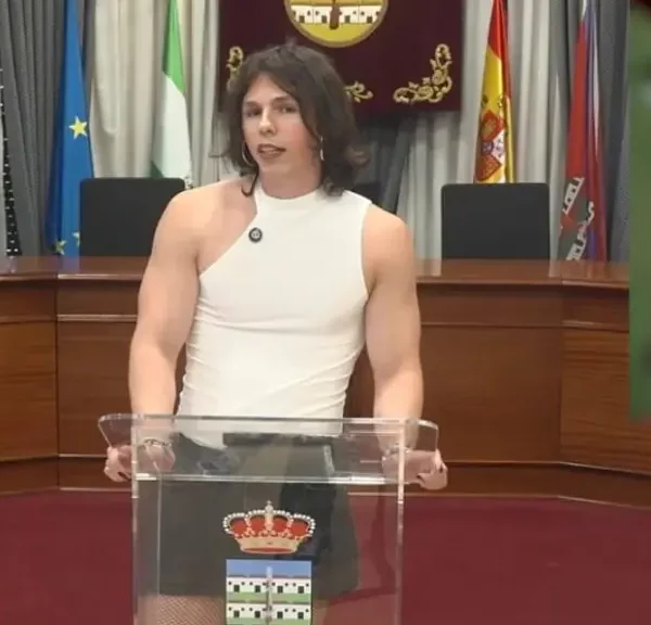 El movimiento LGTBIQA+ andaluz muestra su apoyo al filósofo Simón Cano Le Tiec tras las amenazas recibidas por una conferencia en Villanueva del Trabuco