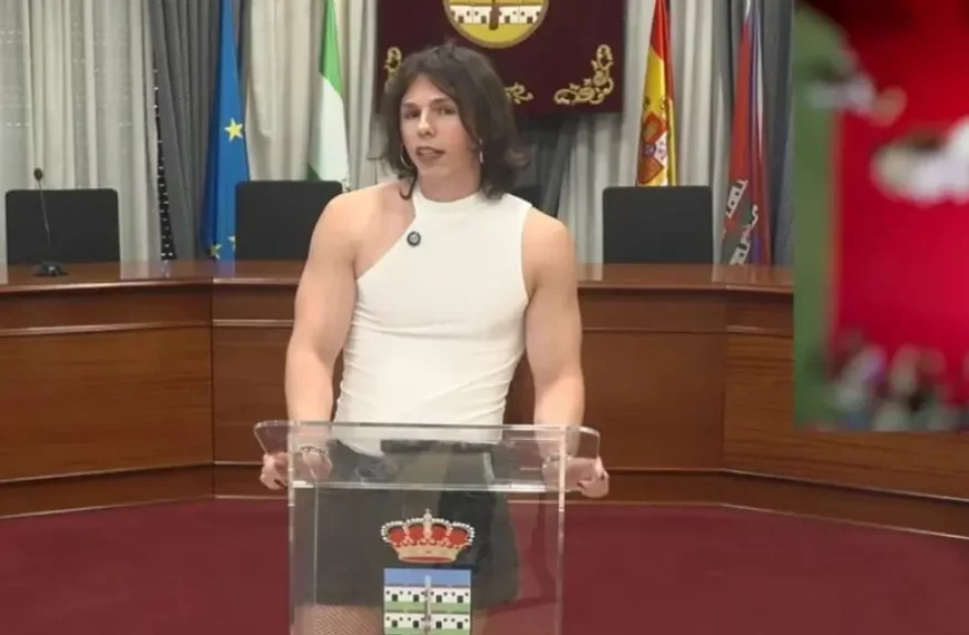 El movimiento LGTBIQA+ andaluz muestra su apoyo al filósofo Simón Cano Le Tiec tras las amenazas recibidas por una conferencia en Villanueva del Trabuco