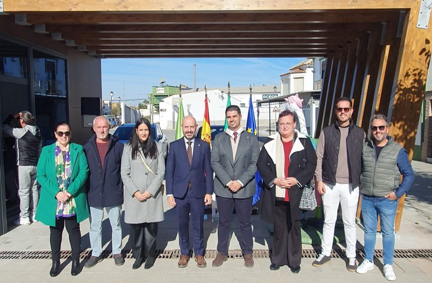 El Vicedelegado Gubernamental subraya la relevancia del PFEA al abrir el nuevo Centro de Turismo en Fuente de Piedra