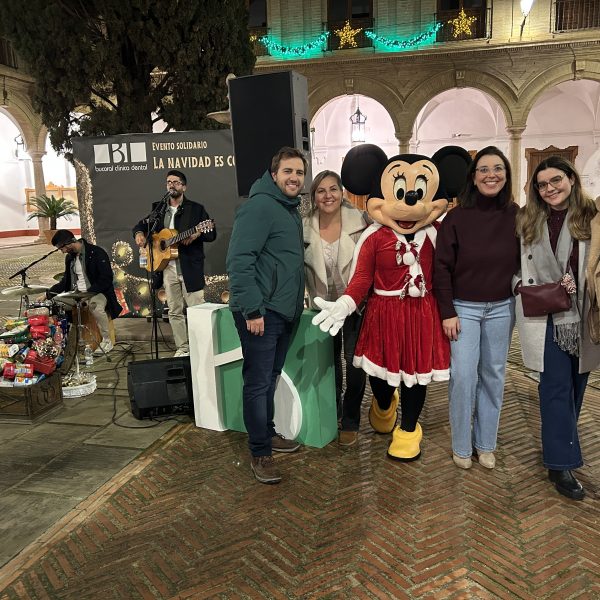 La solidaridad navideña reúne cerca de 80 kilos de alimentos para Aventura Solidaria Antequera