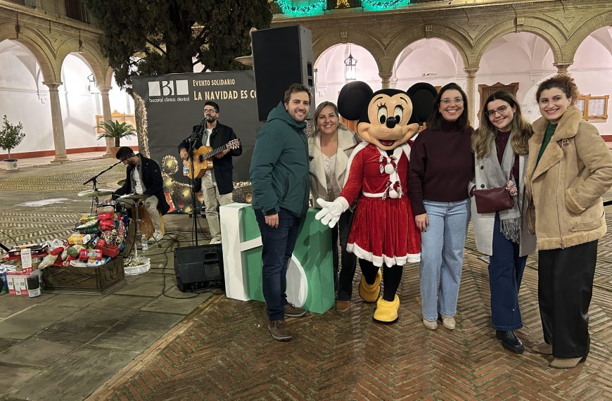 La solidaridad navideña reúne cerca de 80 kilos de alimentos para Aventura Solidaria Antequera