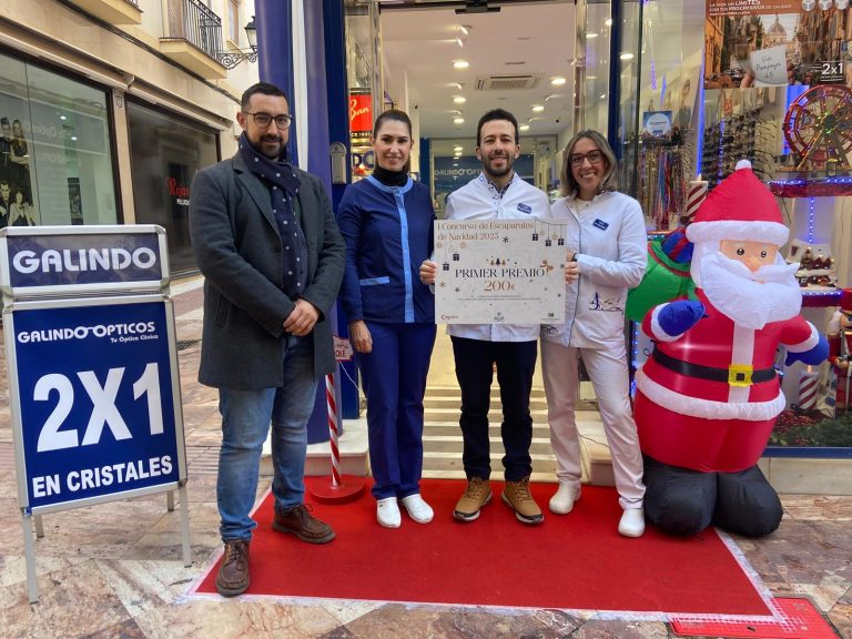 Galindo Ópticos, ganador del I Concurso de Escaparates de Navidad de la ACIA en Antequera