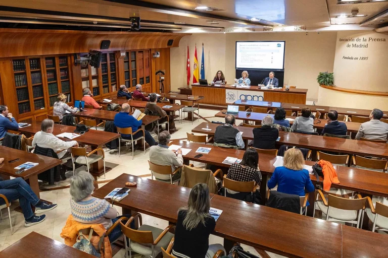 El informe de la APM alerta del deterioro de la confianza y la precariedad en el periodismo