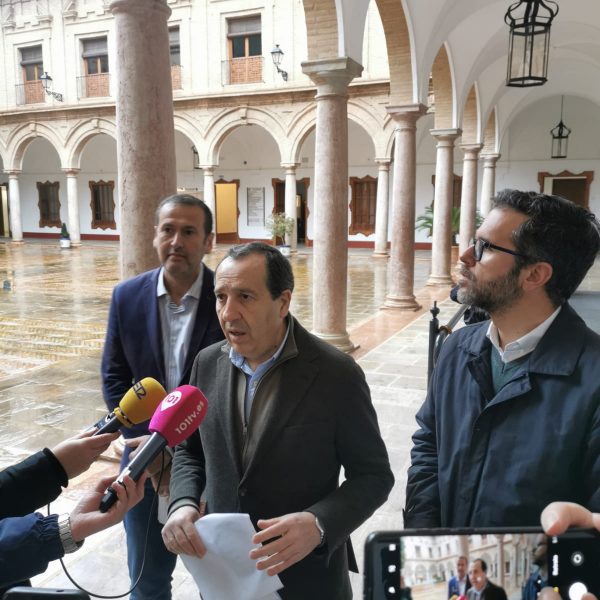 El PSOE destaca la financiación récord del Gobierno a los ayuntamientos y a la Diputación y propone destinarla a un plan de asfaltado en Antequera