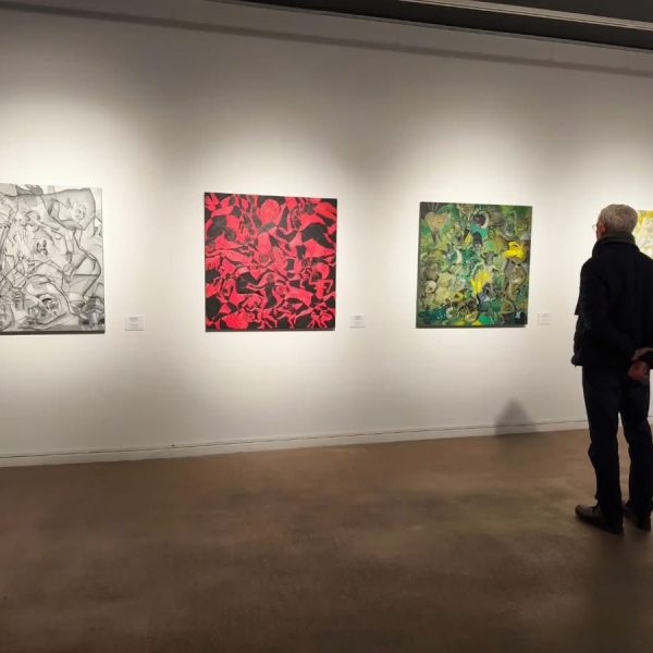 Paisaje, multitud y nuevas miradas en la exposición gratuita de Germán Bandera en Nerja