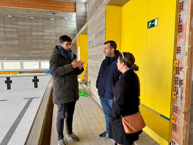 Las obras de reforma de la piscina cubierta municipal de Campillos avanzan a buen ritmo