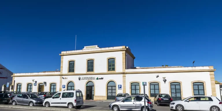Antequera-Santa Ana será la única parada intermedia en los servicios alternativos de Renfe entre Córdoba y Málaga